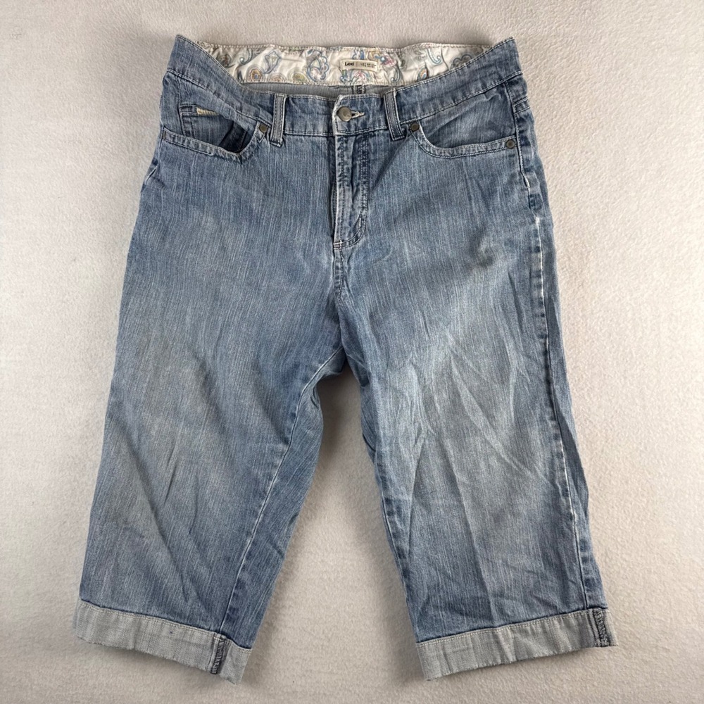 Lee Womens Light Wash Denim Capri Jeans Just Below The Waist Size 14 Paisley